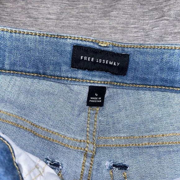 Free Assembly Light Blue Denim High Rise Distress Knee Skinny Jeans Size 4 - Picture 7 of 11